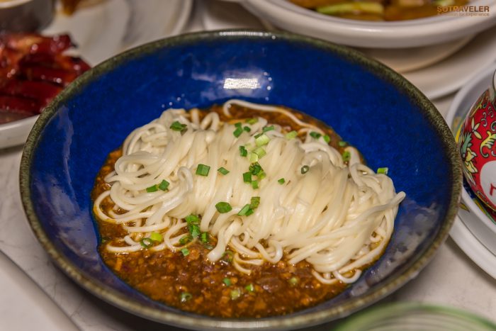 HAND PULLED NOODLES WITH SPICY MINCED PORK GRAVY