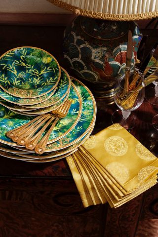 Versace Home 2020 ชุดของขวัญที่ได้รับแรงบันดาลใจมาจากลวดลายบนชุดไอคอนิคจังเกิ้ลปริ้นท์