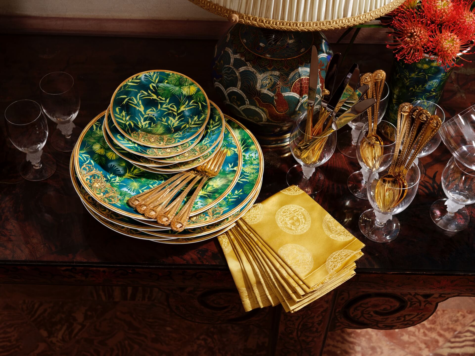 Versace Home 2020 ชุดของขวัญที่ได้รับแรงบันดาลใจมาจากลวดลายบนชุดไอคอนิคจังเกิ้ลปริ้นท์