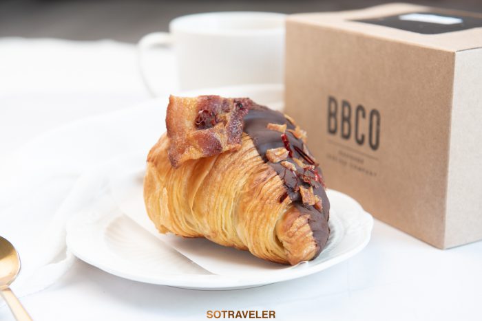 Chili Chocolate cancie bacon Croissant (ราคา 140 บาทสุทธิ)