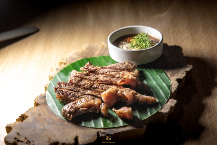 เนื้อย่างจิ้มแจ่ว (Nuea Yang Chim Chaeo) Grilled striploin beef with spicy tamarind sauce
