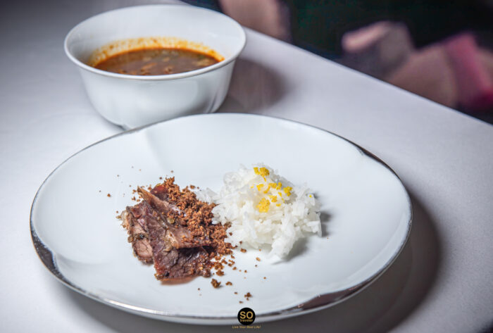 Chef Prin Polsuk / Samrub Samrub Thai
Sour curry of grilled Tosa Akaushi wagyu, holy basil
and yuzu leaf, served with toasted coconut rice