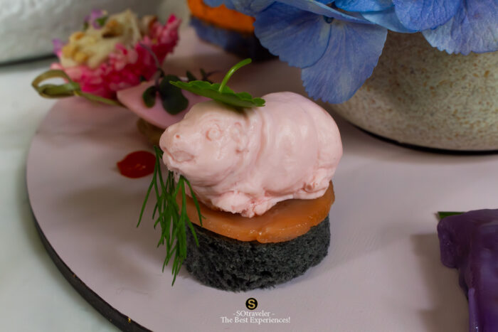 Smoked Salmon Mousse (มูสแซลมอนรมควันกับขนมปังงาดำ)